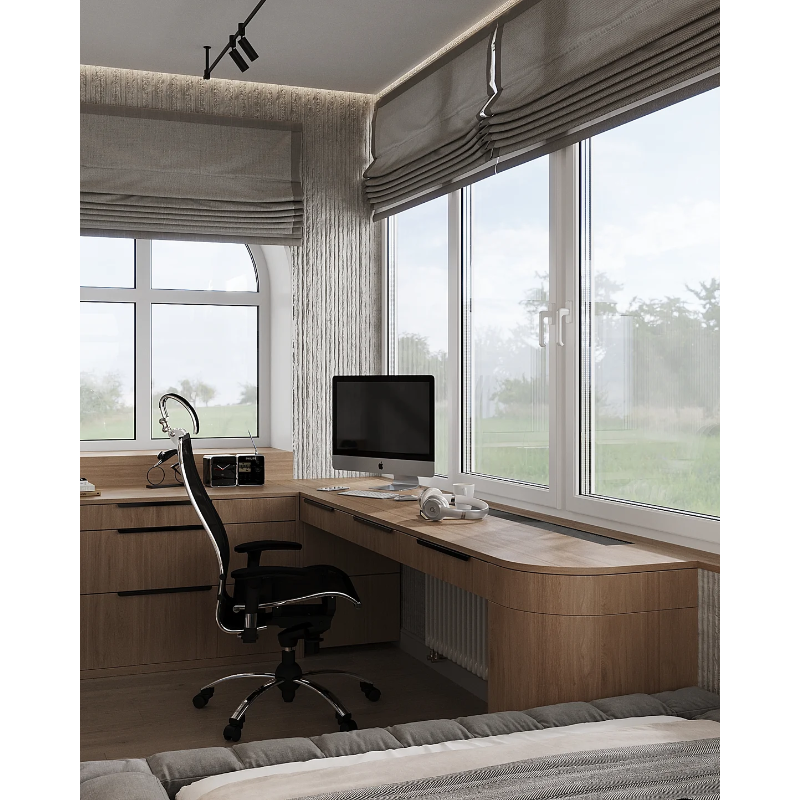 Длинный рабочий стол на лоджии