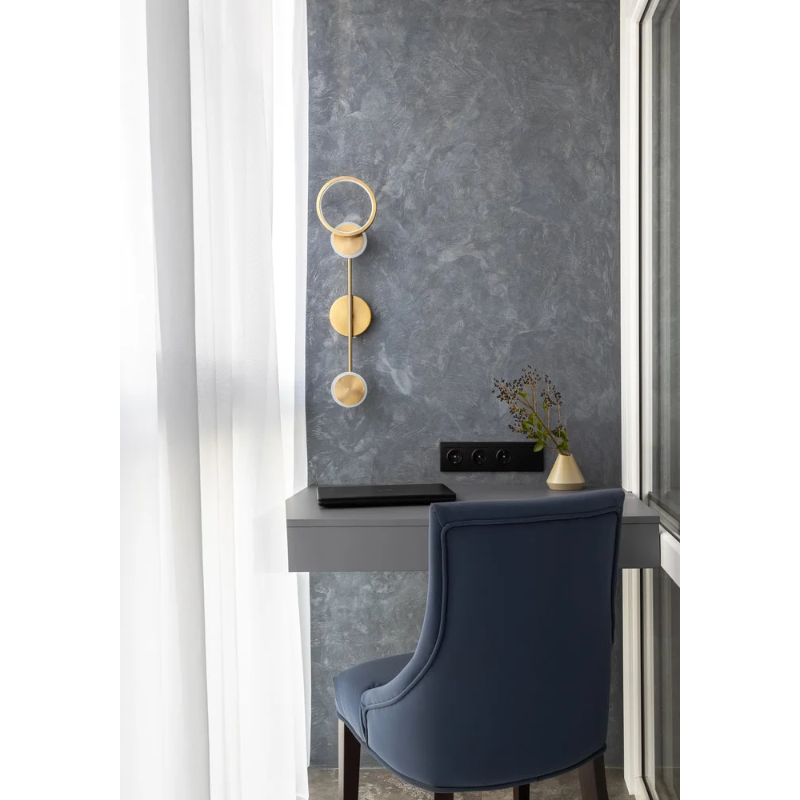 Эстетичное рабочее место на лоджии