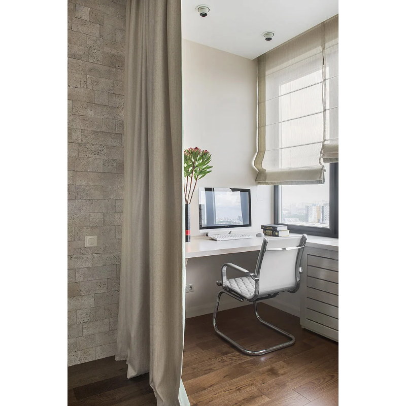 Мини-кабинет на лоджии 4 кв м с откидным столом и умной системой хранения